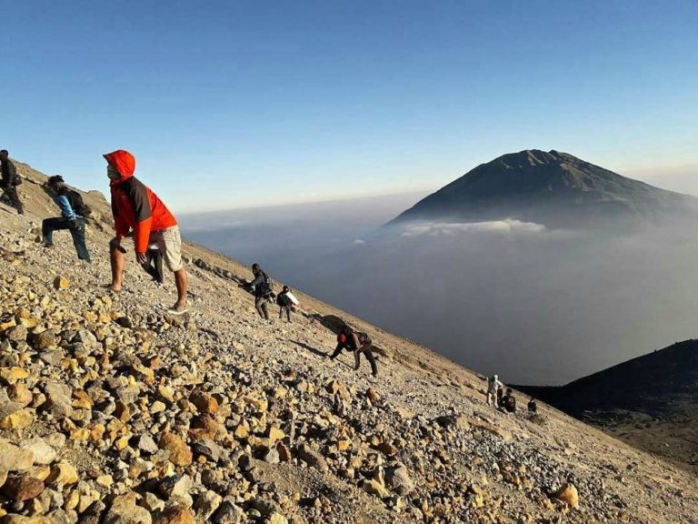 Pendakian Gunung Merapi, sumber IDN