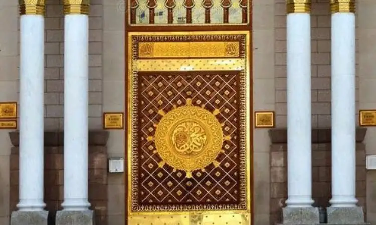 Replika pintu nabawi, Sumber: pinterest.com