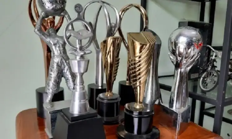 Pesan piala di Wirato Craft, Sumber: dok pribadi