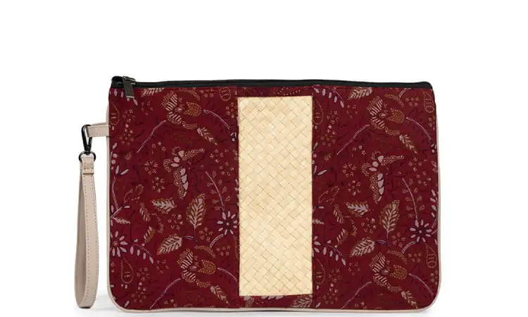 Pouch desain batik, Sumber: duanyam.com