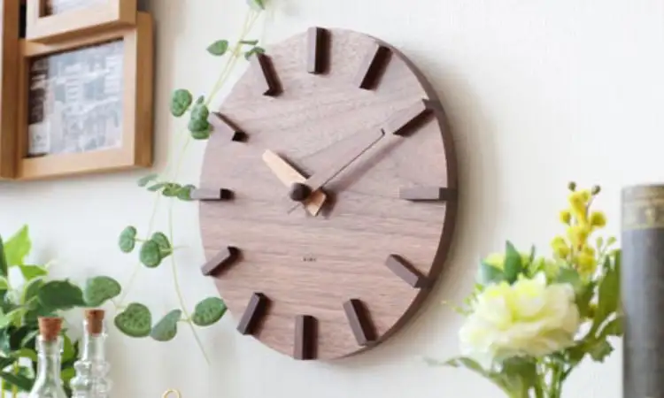 Jam dinding kayu, Sumber: cloudfront.net