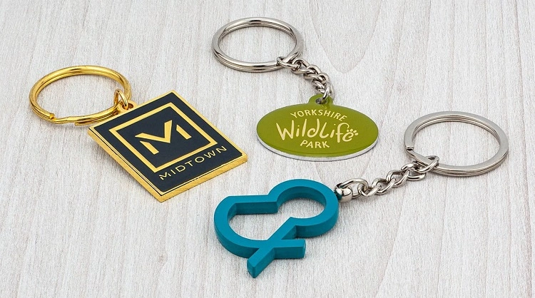 Contoh gantungan kunci dari logam, Sumber: justkeyrings.co.uk