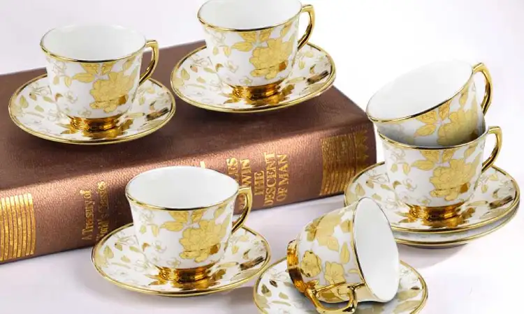 Set cangkir keramik, Sumber: lazada.co.id