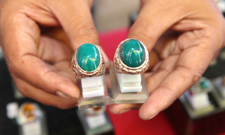 Cincin akik batu bacan, Sumber: traverse.id