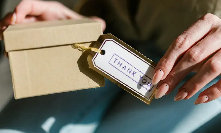 Hadiah logo custom, Sumber: pexels.com