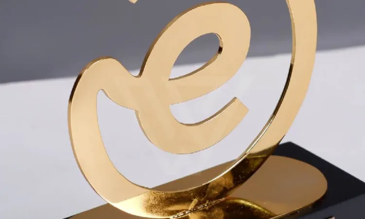 Plakat logam bentuk logo, Sumber: wijayaproduction.com