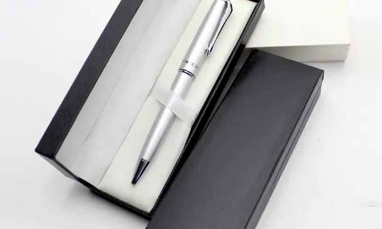 Ballpoint Eksklusif dalam Kotak Beludru, Sumber: shopee.co.id
