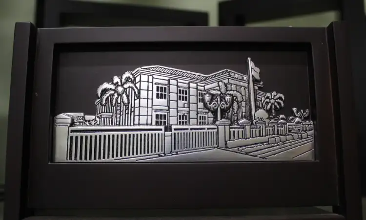Miniatur gedung lapis perak, Sumber: dok pribadi
